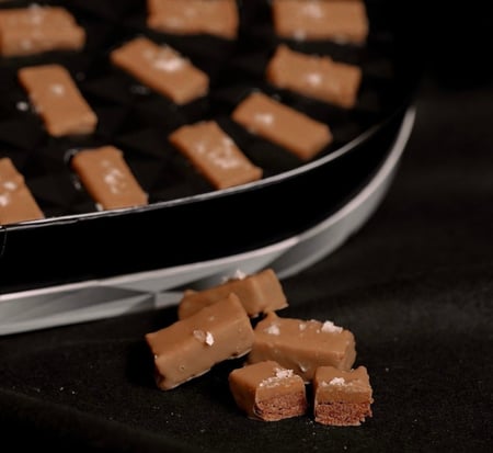 تشوكلت ڤيوتين مع باقة ورد