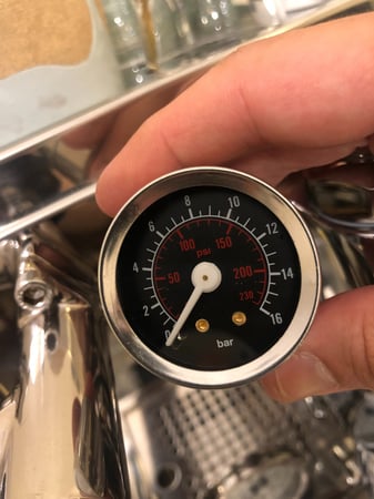 عداد ضغط قروب E61 اسود