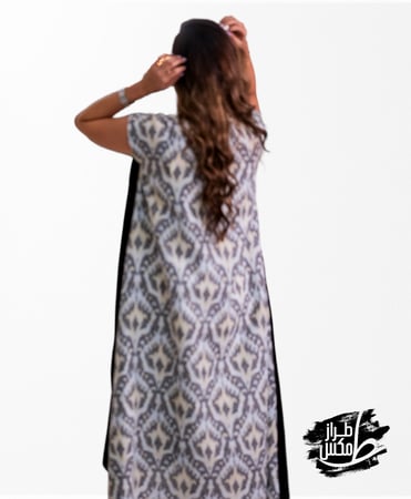 موضي مشجر في الخلف / Moudi Back Mushajar