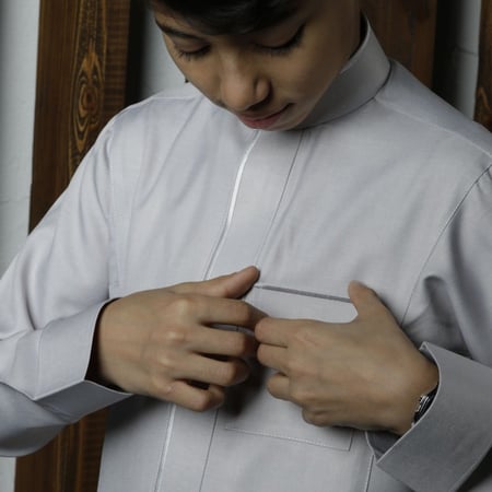 ثوب سميراميس للأطفال رمادي فاتح أنيق ومميز