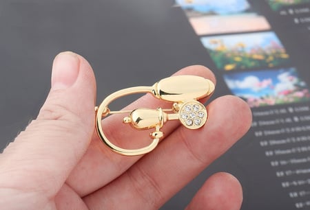 دبوس جهاز قياس ضغط