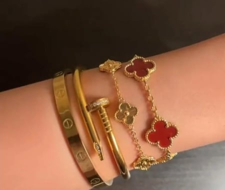 بكج اساور مكون من ٤ اساور مميزة وجودة عالية