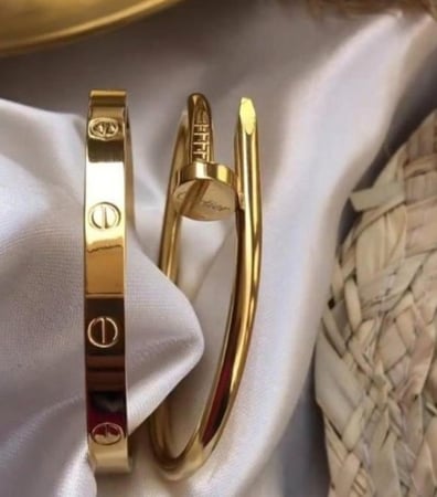 بكج اساور مكون من ٢ اسوارة عالية الجودة