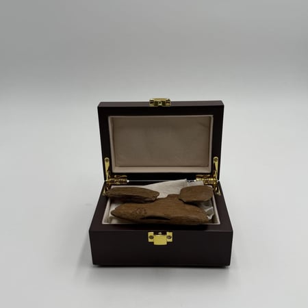 عود مروكي أصقن قديم نادر ملكي ( صك )