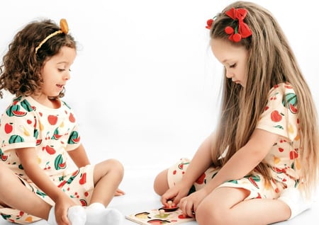 بيجامة سلة الفواكه