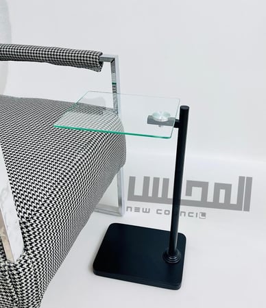 طاولة متعددة الاستخدامات بتصميم عصري وعملي لتلبية احتياجاتك اليومية