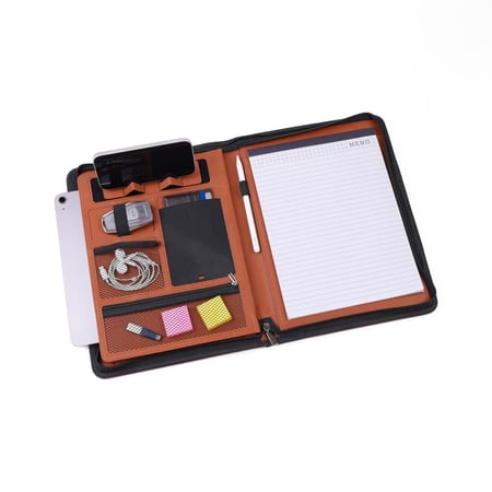 فولدر DOSSIÉ البني الجملي بنقشة جلد التمساح - حقيبة لابتوب وايباد