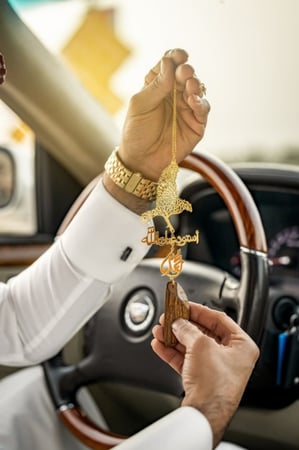 تعليقات سياره بالاسم