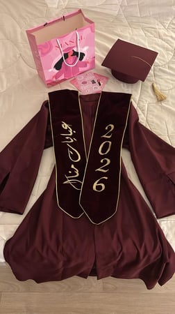 عباية تخرج برغندي