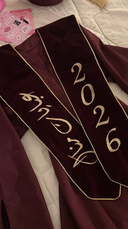 عباية تخرج برغندي