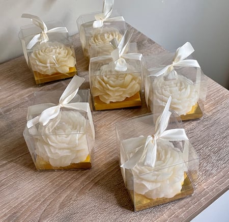 شمعة الورد مغلفة ومعطرة