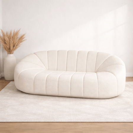 كنبة فخمة  لون أبيض- تفاصيل منحنية تعطي طابع راقي ومميز