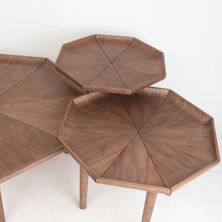 طقم 3 طاولات جانبية بتصميم هندسي سداسي – بني خشبي – 3 قطع