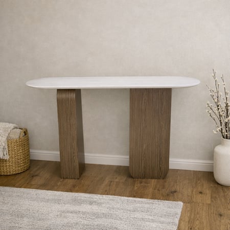 كونسول مدخل مودرن بسطح رخامي وأرجل خشبية – تصميم أنيق