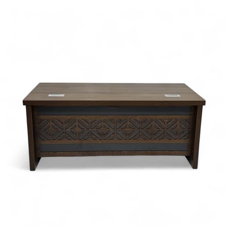 مكت باللون الداكن الانيق بتصميم راقي ومميز