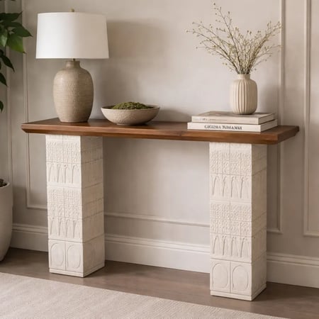 كونسول بسطح خشبي وقواعد منحوتة بتفاصيل معمارية – أوف وايت وخشبي – 120×40×84 سم