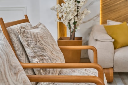 طقم كنب بيج فاتح بتصميم خشبي مشجر – 4 قطع