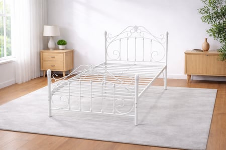 سرير حديد مفرد أنيق لون أبيض – تصميم متين يضيف لمسة فخامة لغرفة النوم