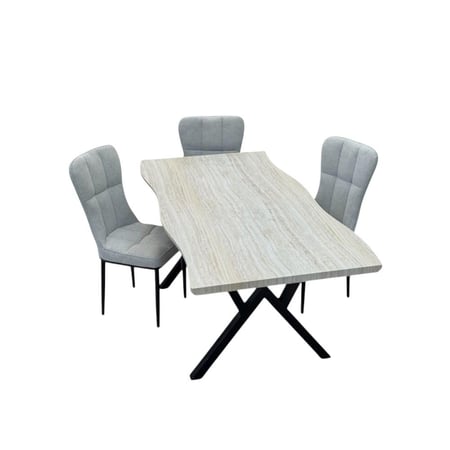 طاولة طعام كبيرة