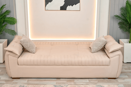 كنبة بيج فاتح تصميم عصري مريح وقابل للتحويل إلى سرير