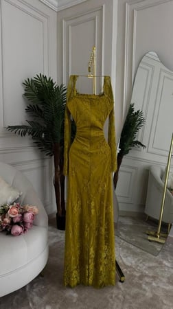 فستان تفاحي دانتيل فخم