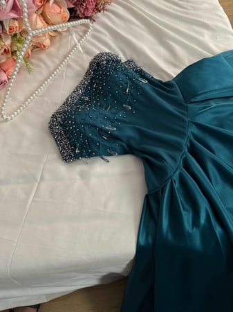 فستان بترولي تفته تطريز يدوي