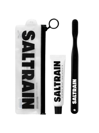 طقم للسفر معجون منعش بالنعناع مع فرشاة أسنان من سالترين ، 30 جرام / أسود