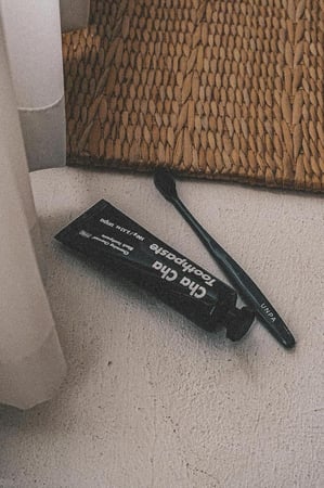 أونبا تشا تشا فرشاة أسنان بفحم البامبو , أسود