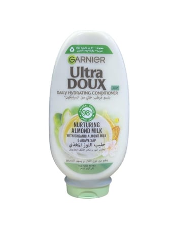 بلسم غارنييه بحليب اللوز