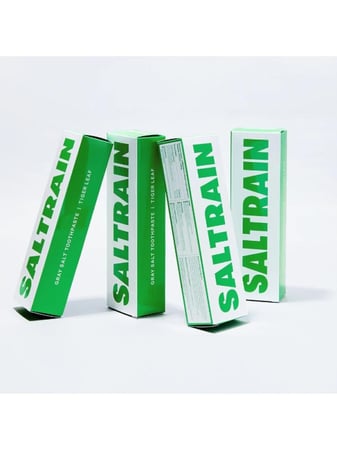 طقم للسفر معجون تايجرليف انتعاش فائق مع فرشاة أسنان من سالترين ، 30 جرام / أخضر