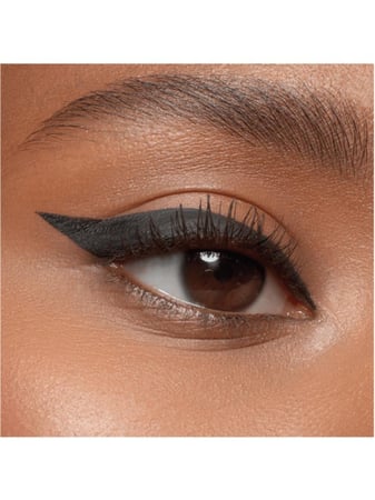 كحل سائل ديب مقاوم للماء يدوم 24 ساعة من ايسنس - 01 بلاك