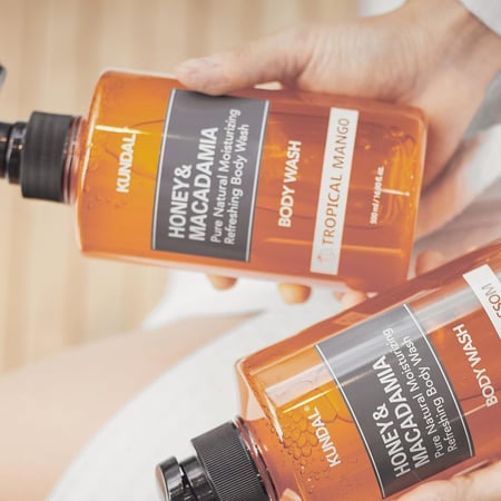 غسول الجسم النقي بالعسل والمكاديميا وزهر الكرز من كوندال, 500 مل