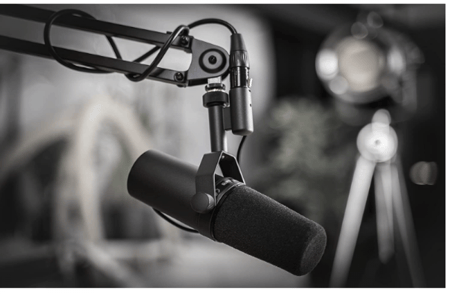 ميكروفون ستوديو Shure SM7B ديناميكي أسود بواقي رياح وستاند للبث والتسجيل