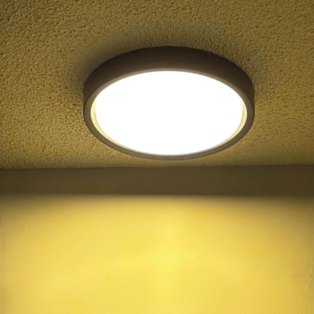 لطش دائري فريم اسود اضاءة  صفراء 3000 كلفن متجر ماهرون