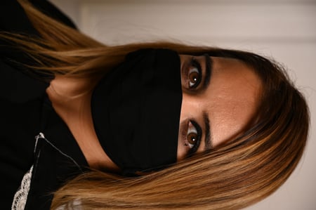 كمامه لون اسود