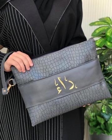 شناط شكل مربعات متعددة الألوان