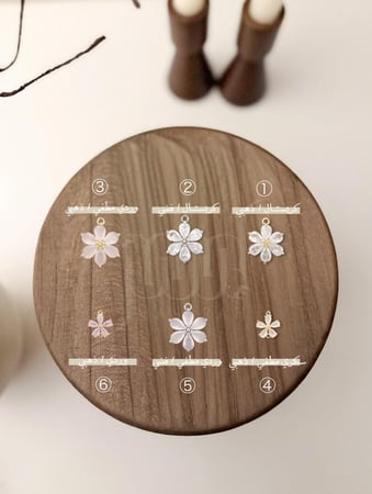 بروش - مع وردة كريستال