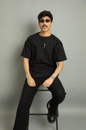 Black t-shirt