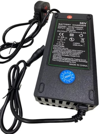 شاحن 36 فولت مبرد مخرج كبير سكوتر درفت + كريزي - متجر ارمادا ون