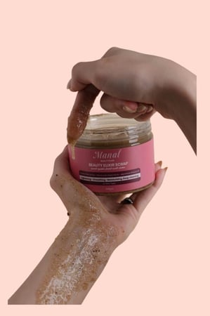 مقشر الجسم اكسير الجمال لبشرة أكثر نعومة