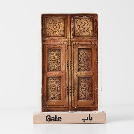 الباب المزخرف القديم