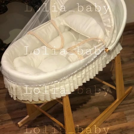 سلة موسى مع مفرش و قاعدة