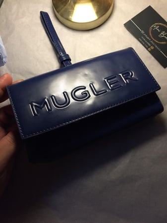 حقيبة موغلر للنظارات