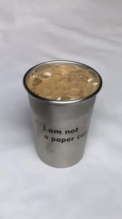 كوب من الاستنلس ستيل