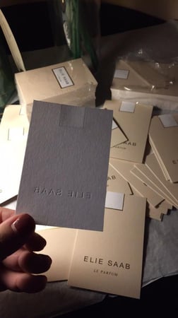 كارد قفت ايلي صعب .. شكل رقم 1