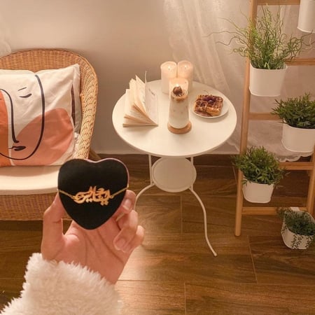 سلسال باسم الشهر اللي يسوى عندك عمر حسب الطلب -كازار