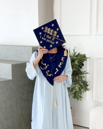 عبايات تخرج 2025