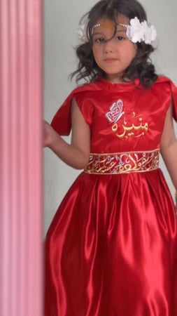 فستان كسرات احمر