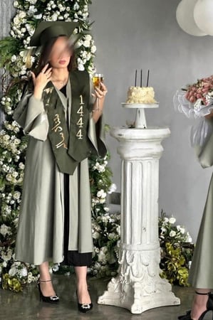 عبايات تخرج 2025