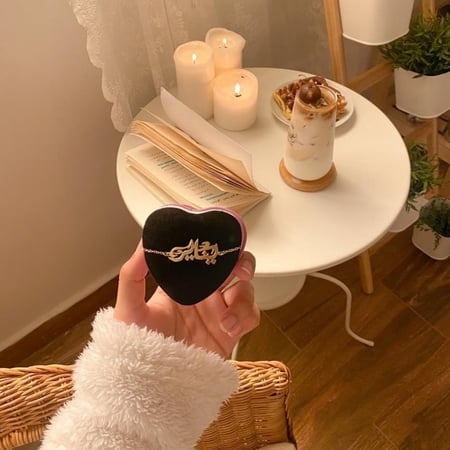 سلسال باسم الشهر اللي يسوى عندك عمر حسب الطلب -كازار